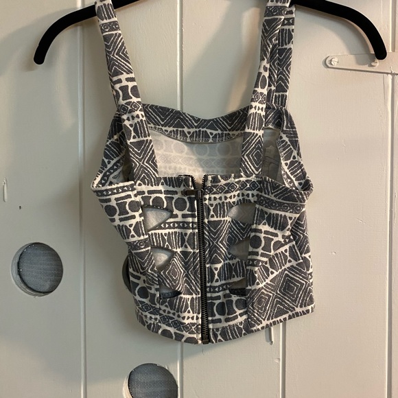 Crop top - Picture 2 of 2